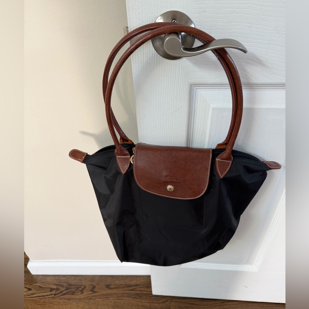 Black Longchamp Tophandle Bag ( medium size)